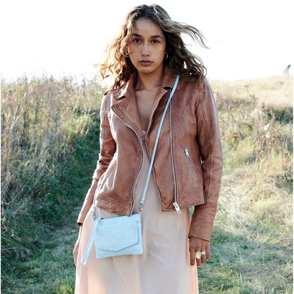 Hobo Stroll crossbody clutch purse vintage hide whisper blue like new gorgeous! - Picture 11 of 11